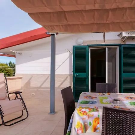 فندق مبيت وإفطار Daniela 3*