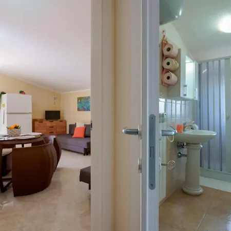 فندق مبيت وإفطار Daniela 3*